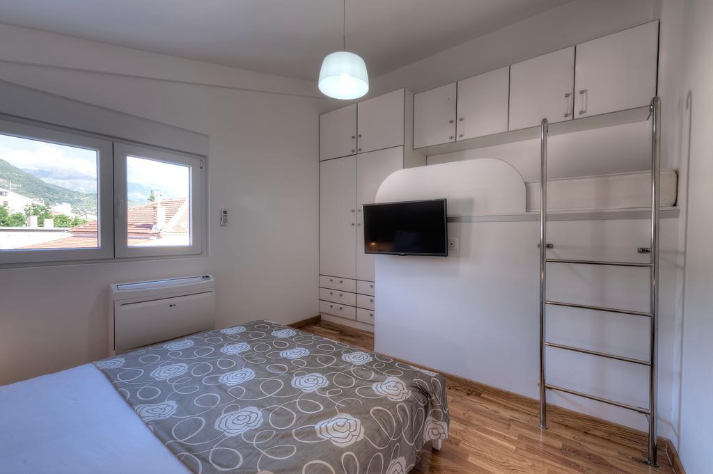 Apartments Delfin Tivat Eksteriør bilde