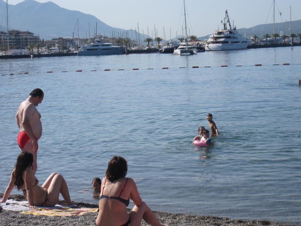 Apartments Delfin Tivat Eksteriør bilde