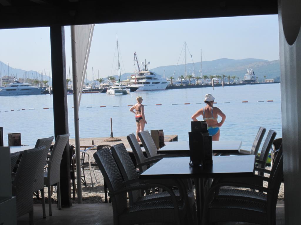 Apartments Delfin Tivat Eksteriør bilde