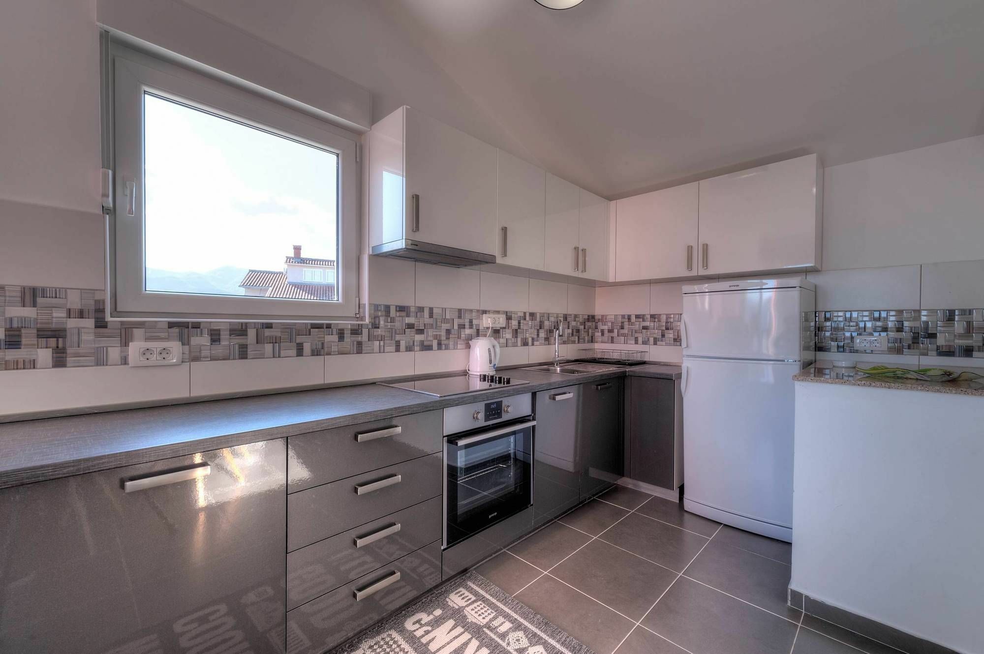 Apartments Delfin Tivat Eksteriør bilde